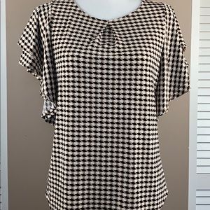 Liz Claiborne Scoop Neck Top